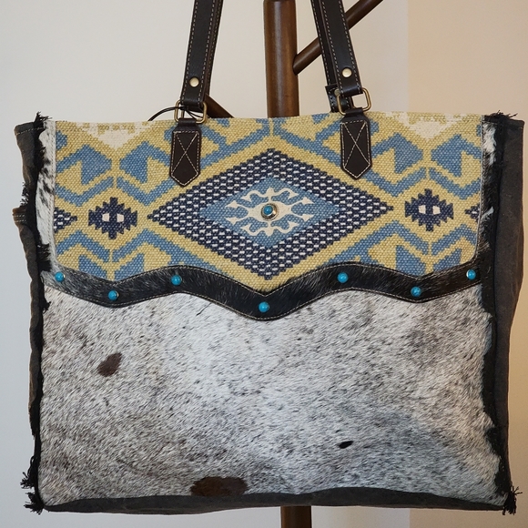 SALE!! NEW MYRA BAG- ODYSSEY WEEKENDER BAG - Picture 4 of 7